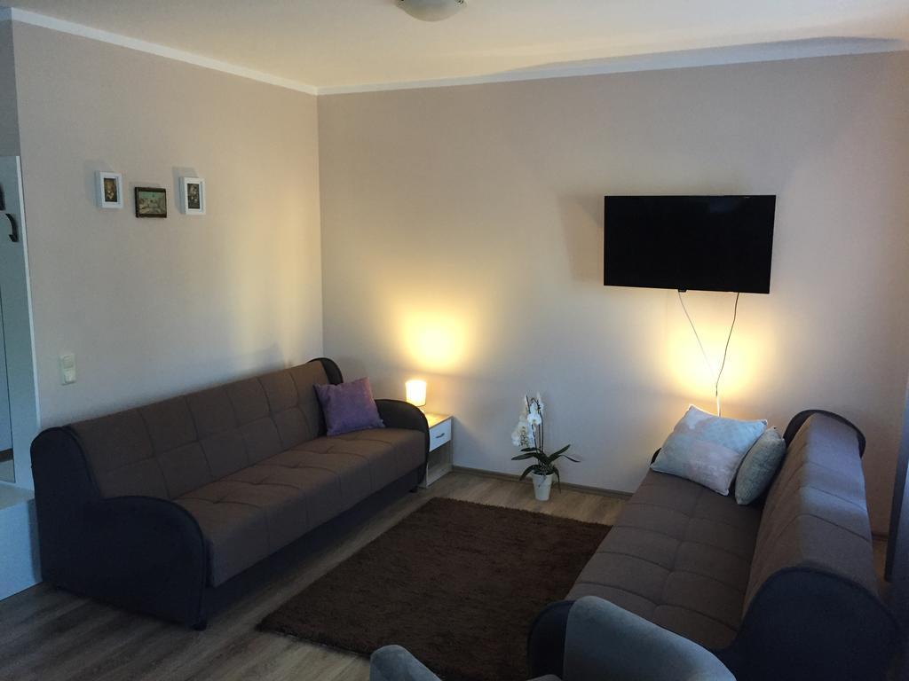 Apartments Petra Слуни Екстериор снимка