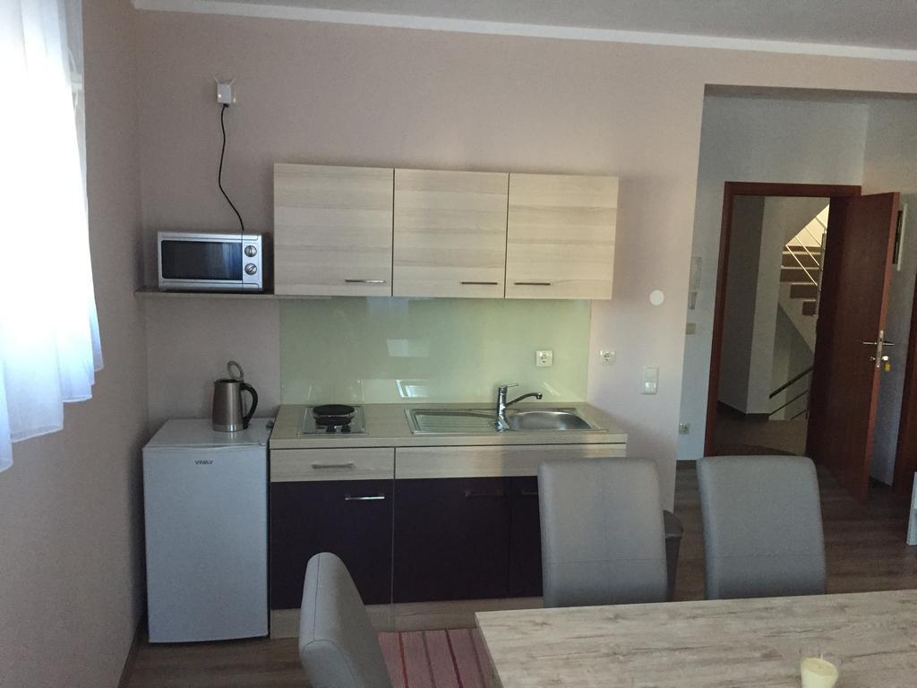 Apartments Petra Слуни Екстериор снимка