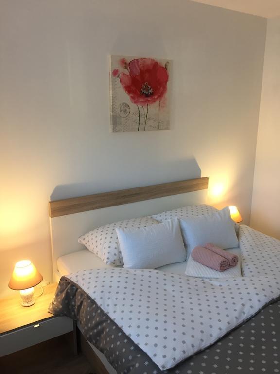 Apartments Petra Слуни Екстериор снимка