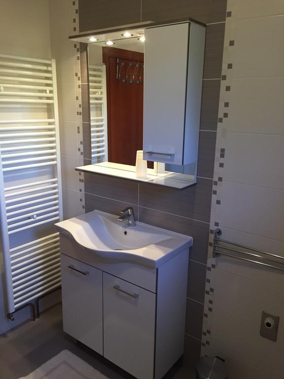 Apartments Petra Слуни Екстериор снимка