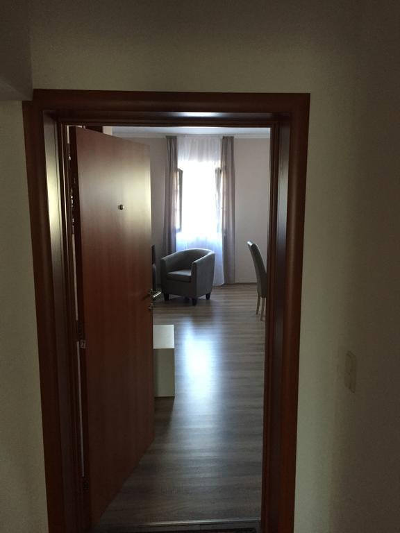 Apartments Petra Слуни Екстериор снимка