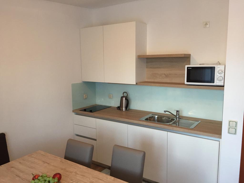 Apartments Petra Слуни Екстериор снимка
