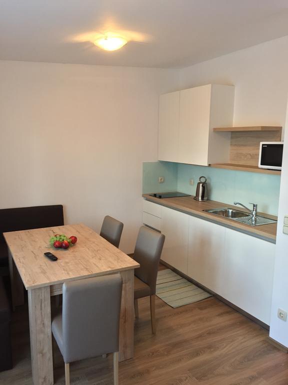 Apartments Petra Слуни Екстериор снимка