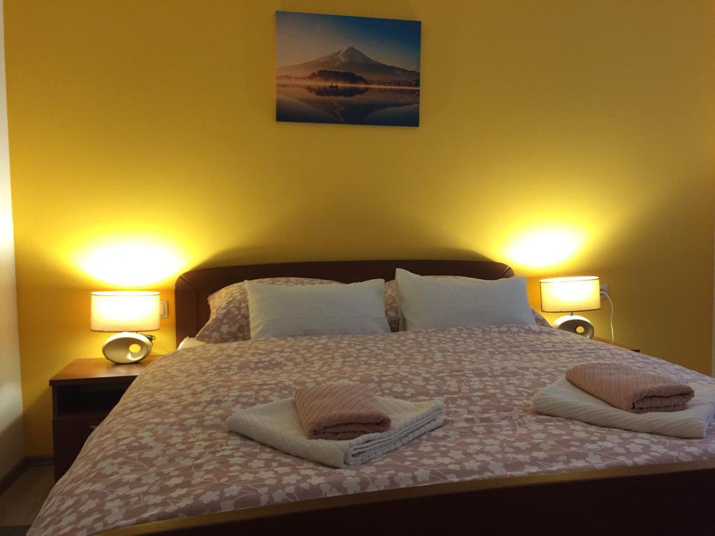Apartments Petra Слуни Екстериор снимка