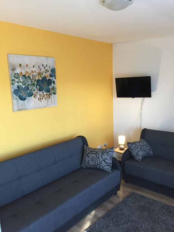 Apartments Petra Слуни Екстериор снимка