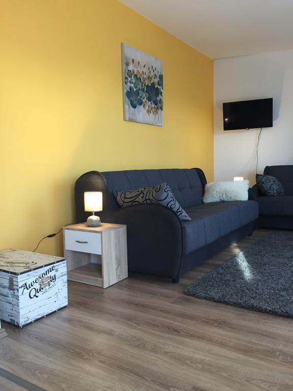Apartments Petra Слуни Екстериор снимка
