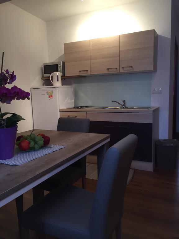 Apartments Petra Слуни Екстериор снимка