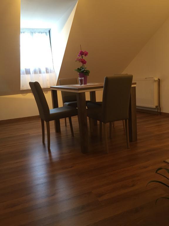 Apartments Petra Слуни Екстериор снимка