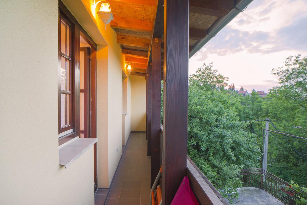 Apartments Petra Слуни Екстериор снимка